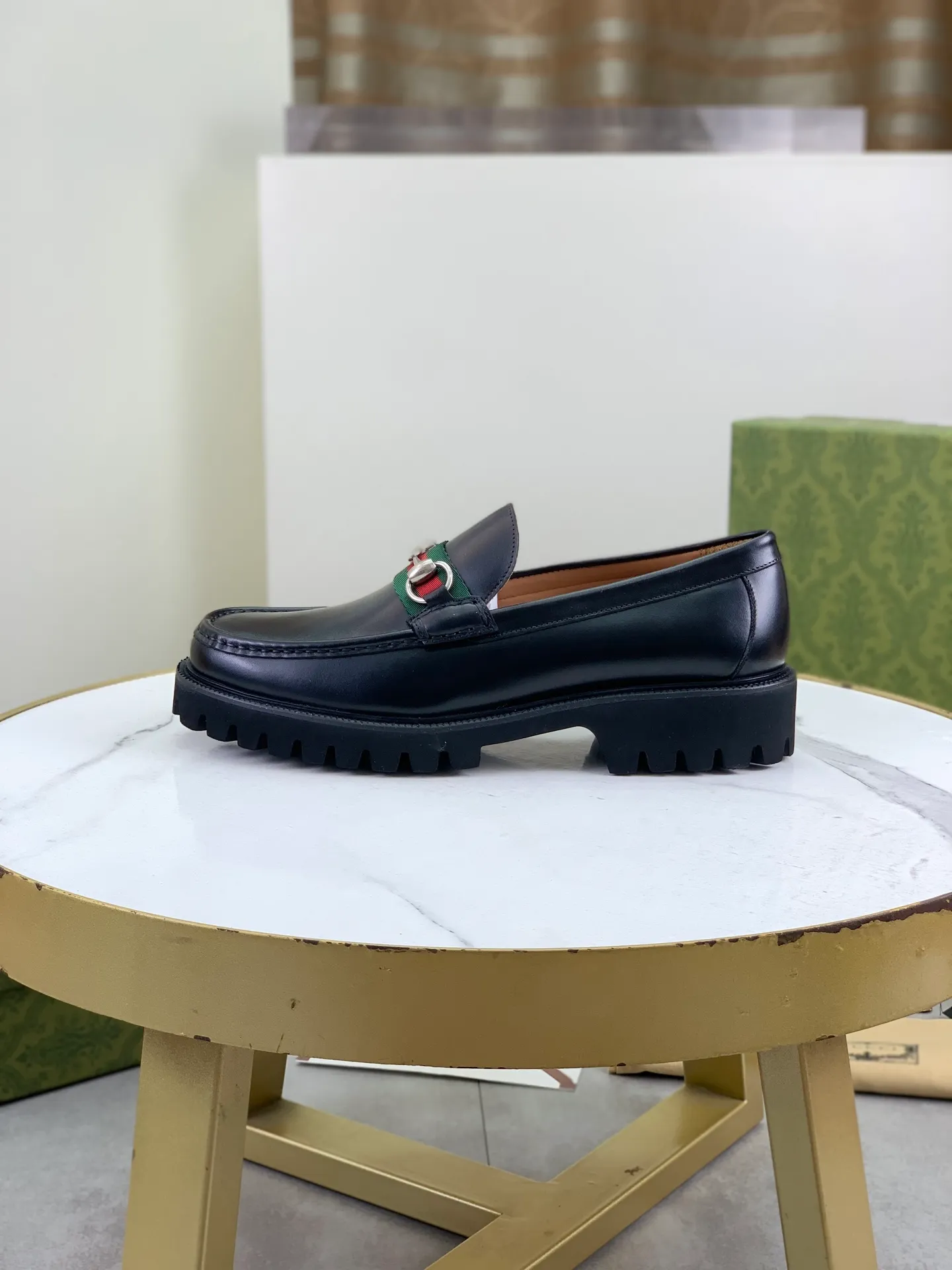 Factory price P840 💰💎💎💎Top version (original foam outsole) Brand: [GUCCi] Gucci's new business formal casual leather shoes Standard code: Men's size 39–45 (38 needs to be customized) Grade: Same style as the official website Original order quality Materials: Original open-edge beaded calfskin Water-dyed cowhide lining Original lightweight foam outsole Style category: Men's fashion Formal casual leather shoes, slip-on men's shoes series, young and fashionable, European and American trends, British style, casual matching, comfortable feet, color: multiple colors available, actual picture